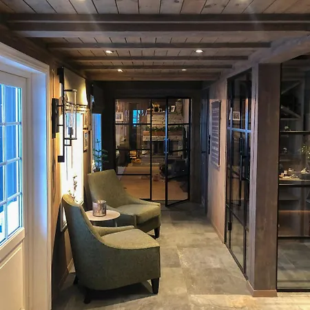 Lovely Luxury In The Spacious Log In *